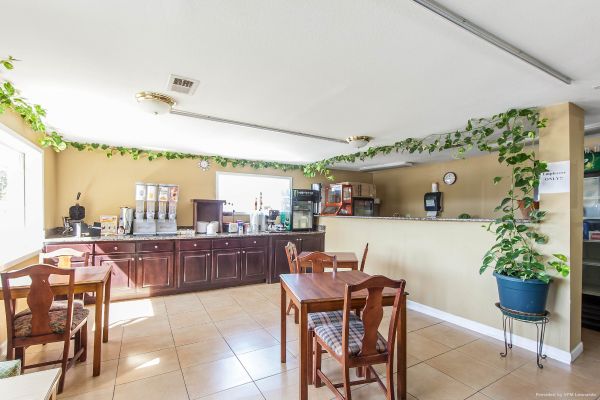 Rodeway Inn Calhoun